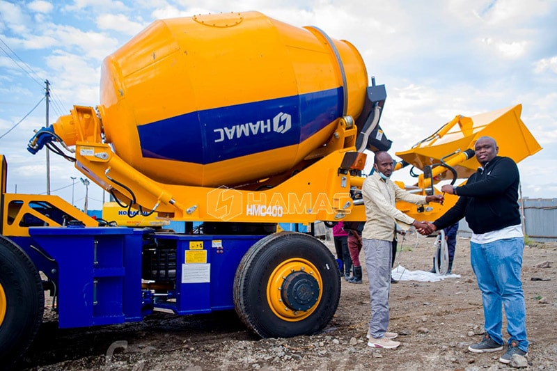 La bétonnière à chargement automatique de type diesel HMC400 apporte sa contribution à KISII, KEN