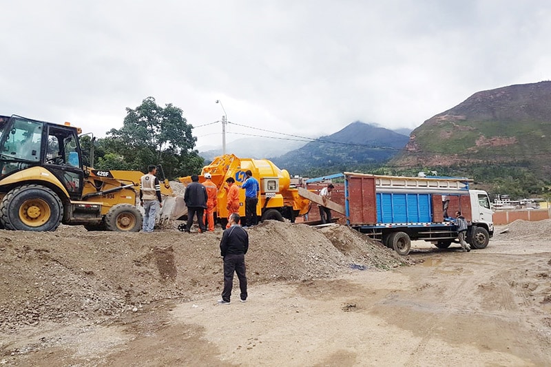 La bétonnière DHBT15 avec pompe fonctionne au Pérou