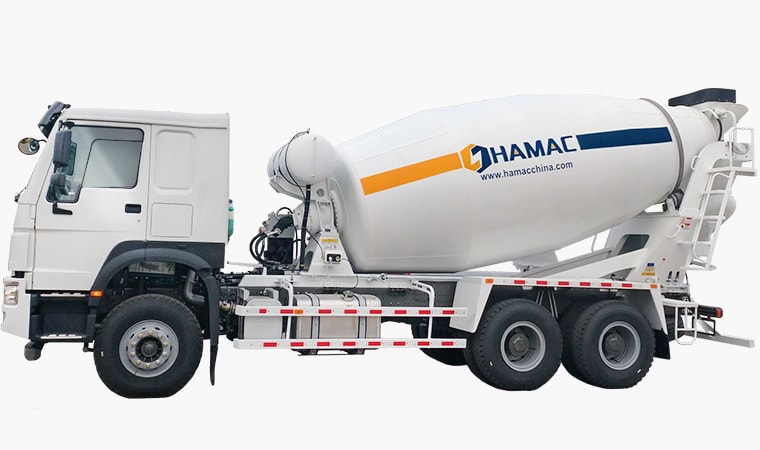 Camion malaxeur à béton